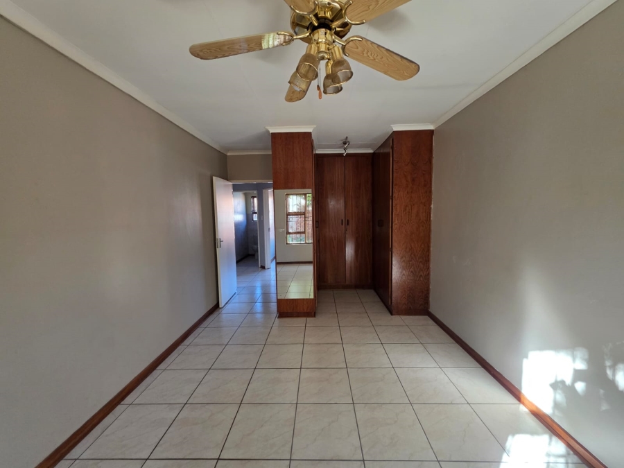 To Let 3 Bedroom Property for Rent in Langenhovenpark Free State